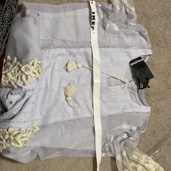 Dresses - Picture 7 of 8